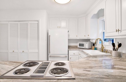 Daphne House | The Sandpiper ~ Bay Access