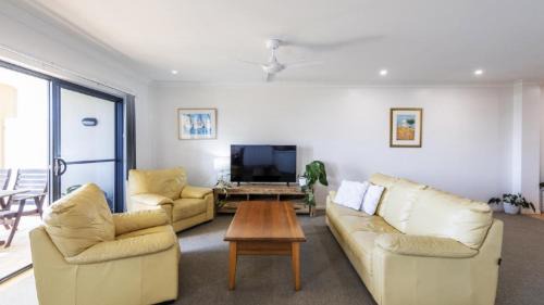 Yamba House | The Sands 19