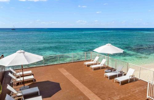 West Bay Apartment | The Sands 3 - Take Ten Off This Spacious Oceanfront Condo with Panoramic Views