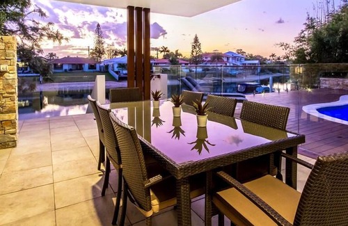 Broadbeach Waters House | The Sands (Heated Pool)