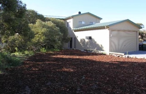 Warrenben House | 'The Sands' - spacious holiday home for large groups of family & friends.