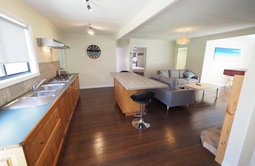 Sandy Point House | The Sandy Point Shack 2 Waratah Ave - 3 Bedroom, 1 Bathroom, sleeps 9