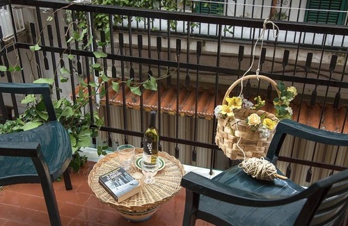 Quartieri Spagnoli Apartment | The Sant'Anna place