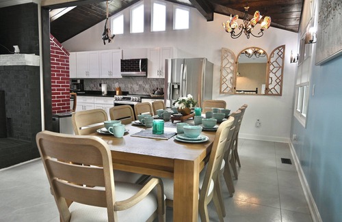 Glen Burnie House | The Santi Paradise