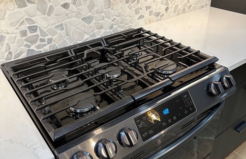 Mendenhall Valley House | The Sapling - hot tub, outdoor fireplace & grill close to airport, shopping