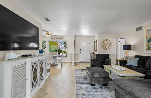 Coral Shores House | The Sapphire Sea Star