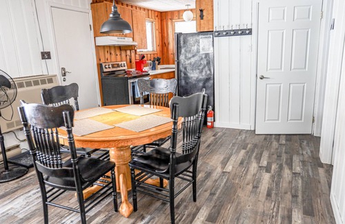 Coboconk Cottage | The Saucy Willow Inn & Cottages on Balsam Lake