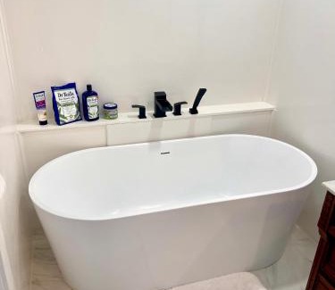Tyler House | The Savannah Suite