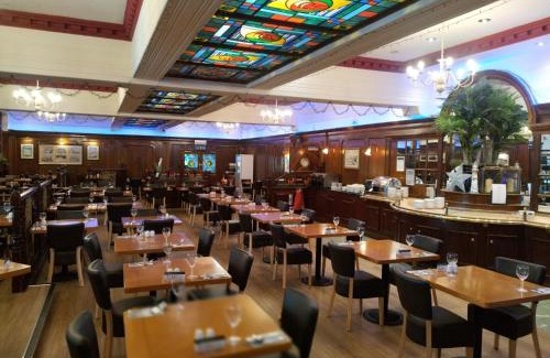 North Shore Hotel | The Savoy Hotel