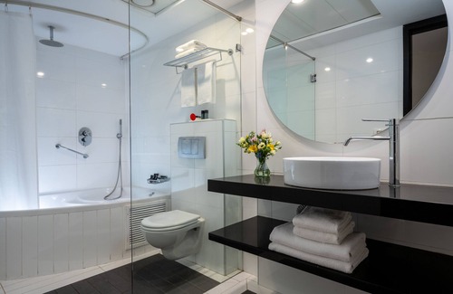 Kerem HaTeimanim Hotel | The Savoy Tel-Aviv, Sea Side