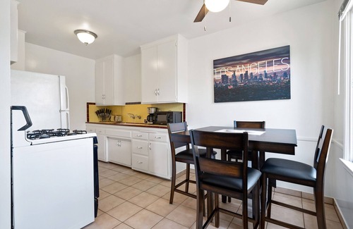 Mar Vista Apartment | The Sawtelle 12