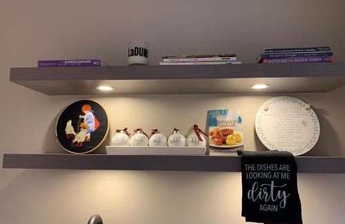 Renfrew-Collingwood Apartment | The Scandinavian House by Maple Dream Homestay- near Sky train