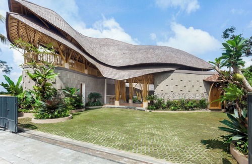 Susut Villa | The Scape Valley Villa by Pramana Villas
