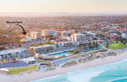 Scarborough Apartment | The Scarborough Beach House - Walk to the beach!
