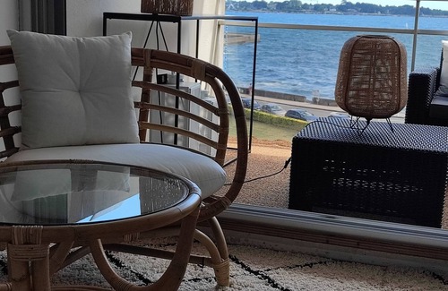 Concarneau Apartment | THE SEA-FACING SUITE IN FRONT OF THE BEACH