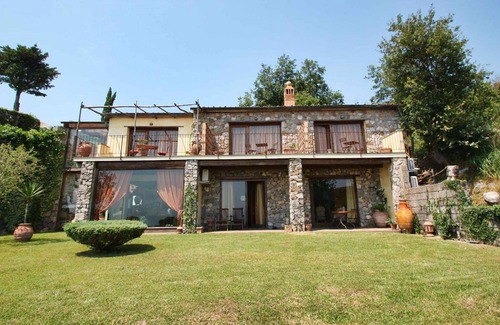 Sorrento Villa | The Sea Farmhouse with pool - My Rental Homes