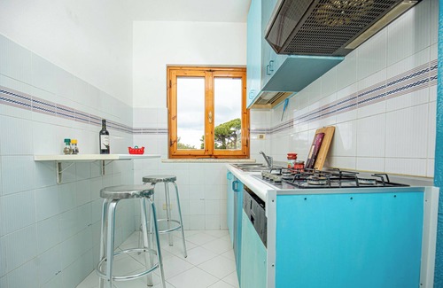 Talamone Apartment | The sea is close at hand.
