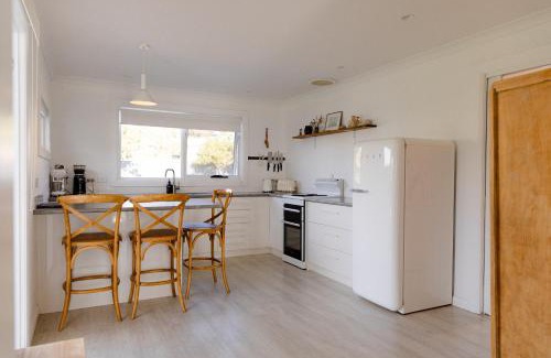 Bicheno House | The Sea Keeper Bicheno cosy seaside cottage