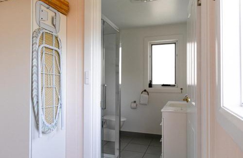 Bicheno House | The Sea Keeper Bicheno cosy seaside cottage
