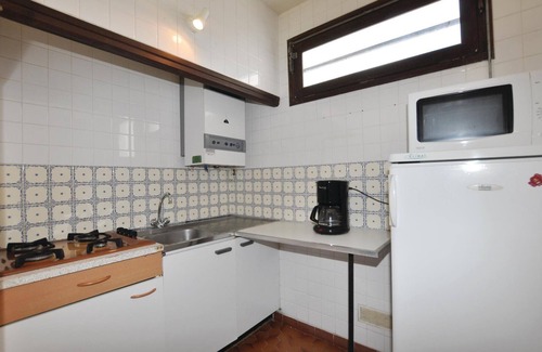 La Cote Radieuse House | The sea, the sun and this pretty semi-detached vacation home 300m from a huge sandy beach.