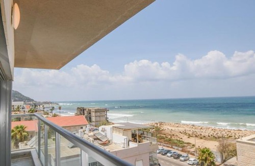Haifa Apartment | The Sea View apartment by the beach