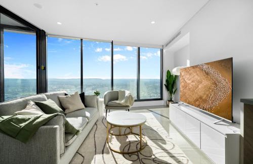 Surfers Paradise Apartment | The Seabreeze - Beachfront 67F Sunset 2 Bedroom Skyhome with Netflix & Pool