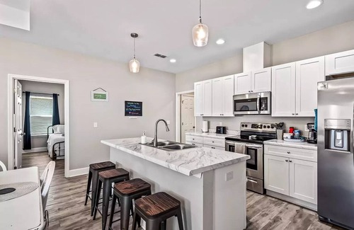 Carrabelle House | The Seabreeze Retreat with community pool