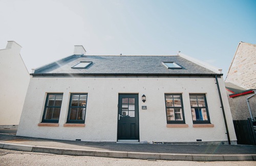 Cullen Cottage | The Seafield Arms Hotel Cullen – Self Catering