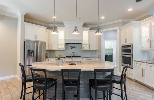 Bay Isle House | The Seagrape Villa -Family Friendly- Luxury Accommodation in Paradise