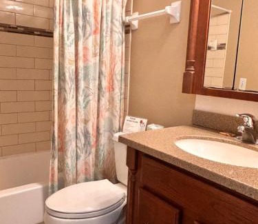 Fernandina Beach Apartment | The Seahorse, a 2bed beach paradise in Fernandina Beach, swimming pool!