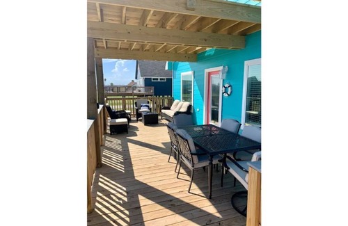 Surfside Beach House | The Seashell - Amazing views, Pet friendly, multiple decks, close to ocean!