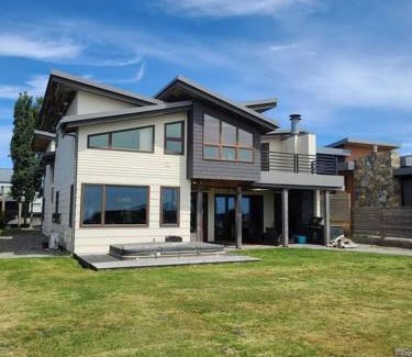 Point Roberts House | The Seaside Getaway
