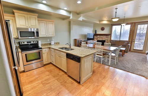 Garden City House | The Seasons - Bridger (Unit D). Beautifully Arranged 2 Bedroom 2 Bathroom Condo in Bear Lake, Utah!