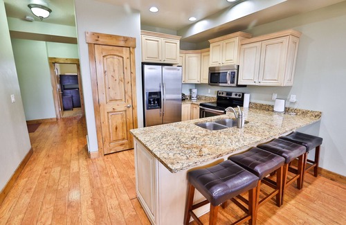 Garden City House | The Seasons - Bridger (Unit D). Beautifully Arranged 2 Bedroom 2 Bathroom Condo in Bear Lake, Utah!