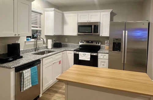Biloxi House | The SeaStation! 3-Bedroom Beach side Getaway in Biloxi