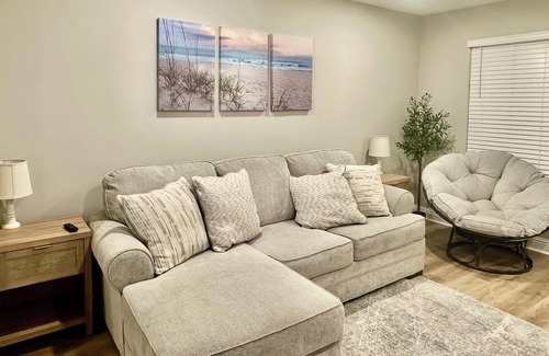 Biloxi House | The SeaStation! 3-Bedroom Beach side Getaway in Biloxi