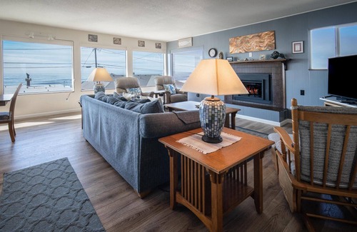Logsden House | The Seaview