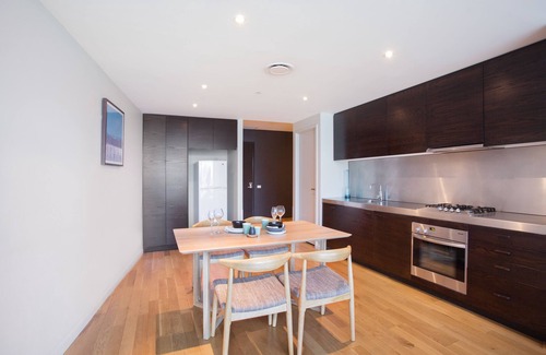 Docklands Apartment | The Sebel Residences Melbourne Docklands Serviced Apartments