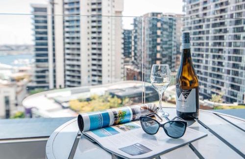 Docklands Apartment | The Sebel Residences Melbourne Docklands Serviced Apartments