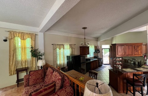 Roseau House | The Seclusive Mansion, Copthall