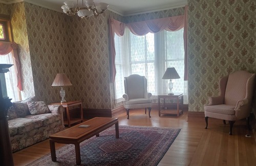 Ottawa House | the selah house- historic