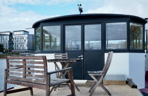 Vieux Malakoff Boat Rental | The Semaphore wheelhouse