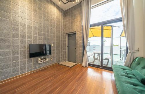 Yeosu House | The Seolem Onsuswimmingpool Pension