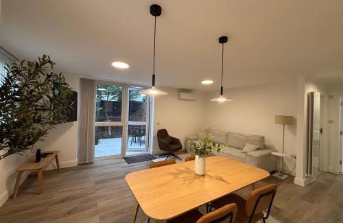 Haverstock Apartment | The Serene Retreat in Camden