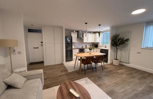 Haverstock Apartment | The Serene Retreat in Camden