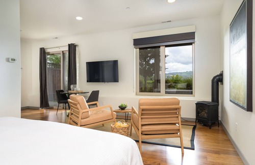 Newberg Bed & Breakfast | The Setting Inn Willamette Valley