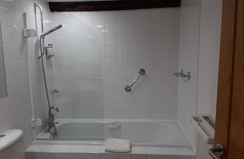 Moreton Hotel | The Seven Stars