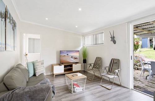 Vincentia House | The Shack by Experience Jervis Bay