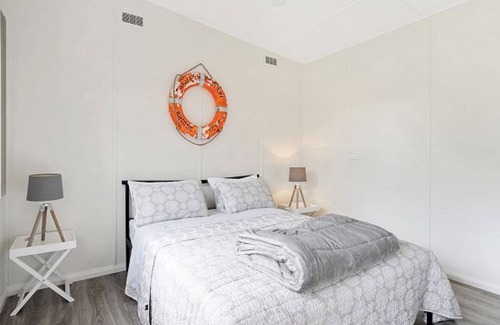 Vincentia House | The Shack by Experience Jervis Bay