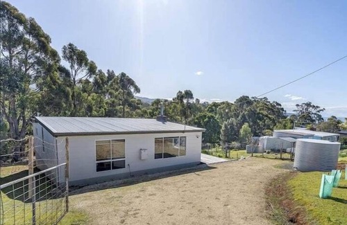 Adventure Bay House | The Shack on Francis